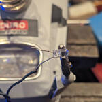 Einbau der neuen LED, ein Fuß angelötet